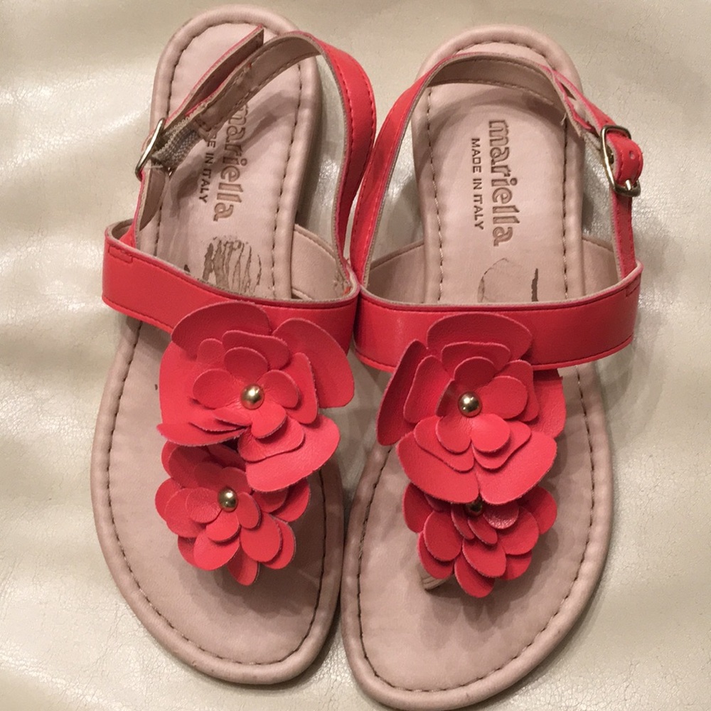 Girl’s leather sandals. Italian made.
